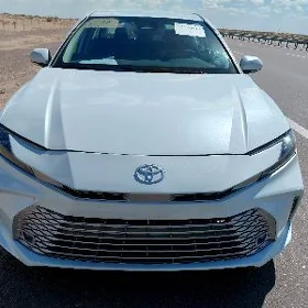Toyota Camry 2025