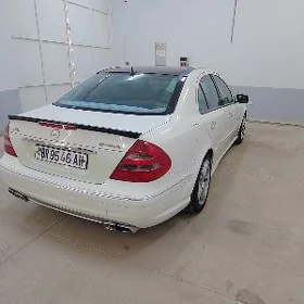Mercedes-Benz E320 2005