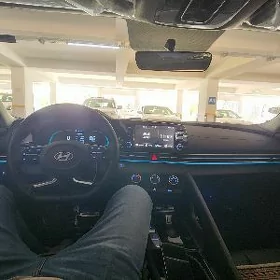 Hyundai Elantra 2025