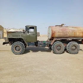 Ural 4320 1987