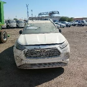 Toyota Highlander 2022
