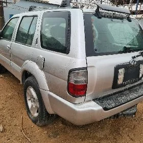 Infiniti QX4 2001