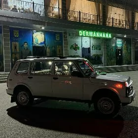 Lada Niva 2000