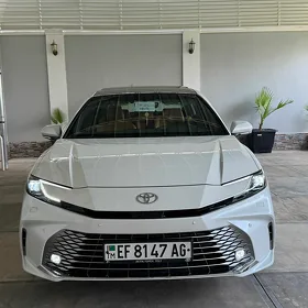Toyota Camry 2025