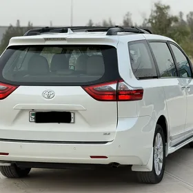 Toyota Sienna 2020