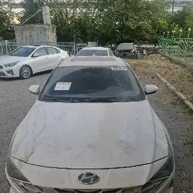 Hyundai Elantra 2021
