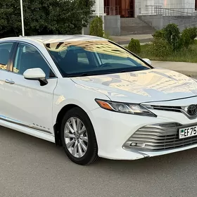 Toyota Camry 2020