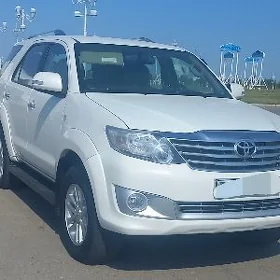 Toyota Fortuner 2014