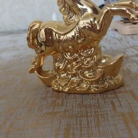 статуэтка