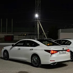Lexus ES 350 2019