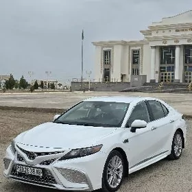 Toyota Camry 2021