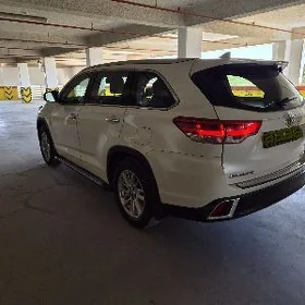 Toyota Highlander 2017