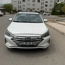 Hyundai Elantra 2020