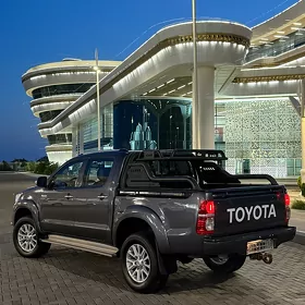 Toyota Hilux 2013