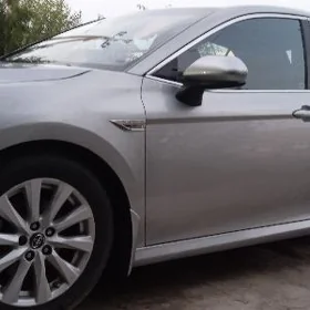 Toyota Camry 2018