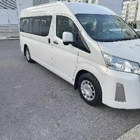Toyota Hiace 2019