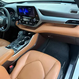 Toyota Highlander 2021