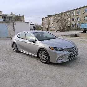 Toyota Camry 2020