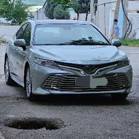 Toyota Camry 2018
