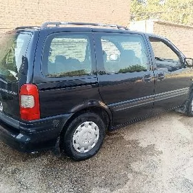 Opel Sintra 1999