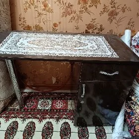 маникюрный стол