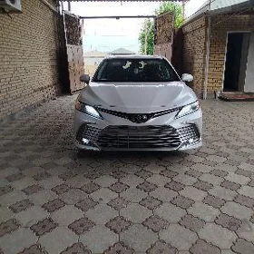 Toyota Camry 2023