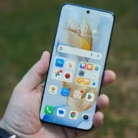Honor 90