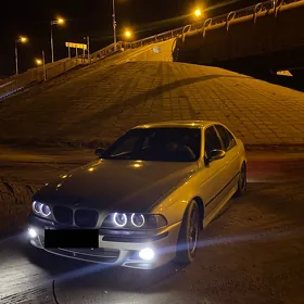 BMW E39 2000