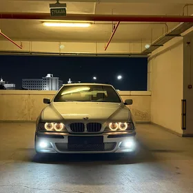 BMW E39 1999