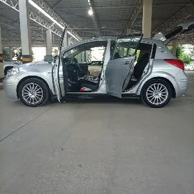 Nissan Versa 2010