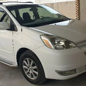 Toyota Sienna 2004