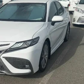 Toyota Camry 2021