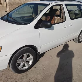 Toyota Sienna 2000
