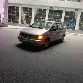 Toyota Sienna 2002