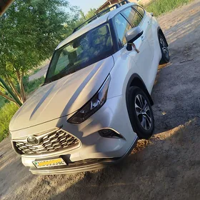 Toyota Highlander 2021