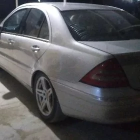 Mercedes-Benz C-Class 2004