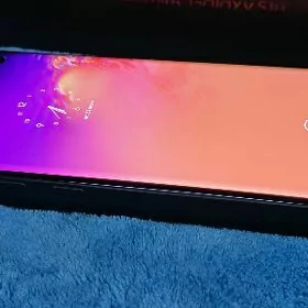 SAMSUNG S10