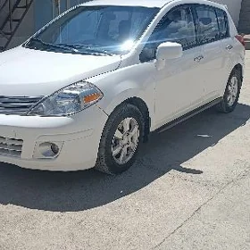 Nissan Versa 2012
