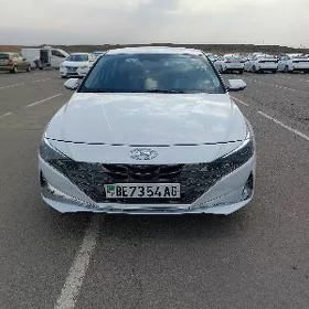Hyundai Elantra 2022