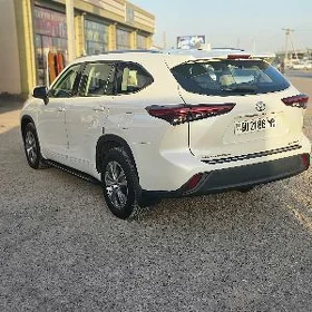 Toyota Highlander 2021
