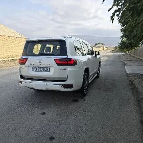 Toyota Land Cruiser 2023