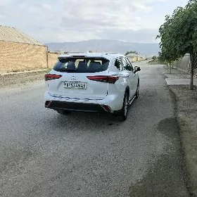 Toyota Highlander 2022