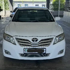 Toyota Camry 2010
