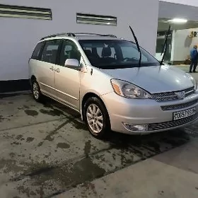 Toyota Sienna 2004