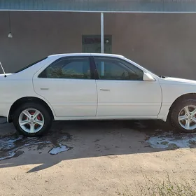 Toyota Camry 2000