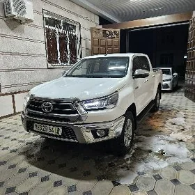 Toyota Hilux 2025