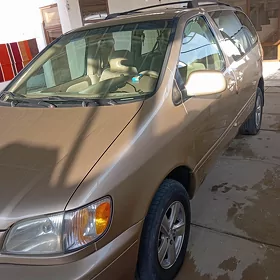 Toyota Sienna 2002