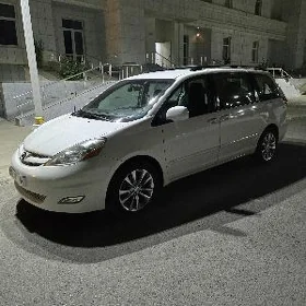 Toyota Sienna 2008