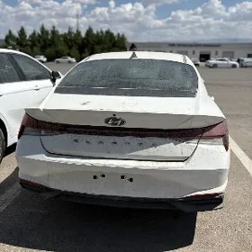Hyundai Elantra 2023