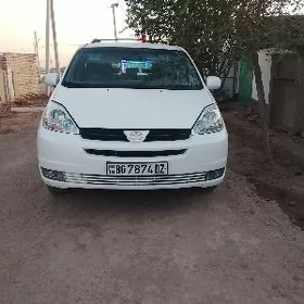 Toyota Sienna 2004